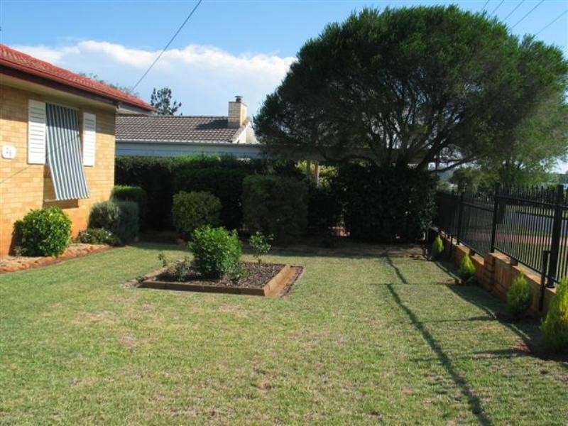 28 Tara Street, Wilsonton QLD 4350