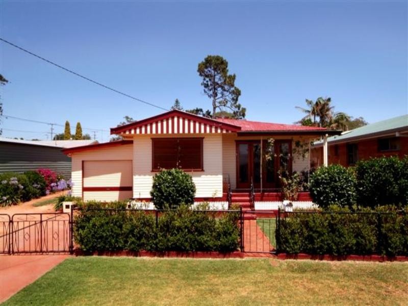 27 Skehan Street, Centenary Heights QLD 4350