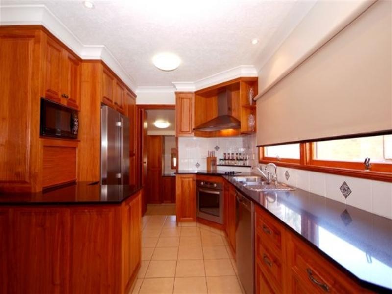 27 Skehan Street, Centenary Heights QLD 4350