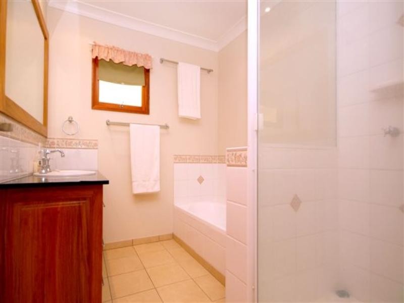 27 Skehan Street, Centenary Heights QLD 4350