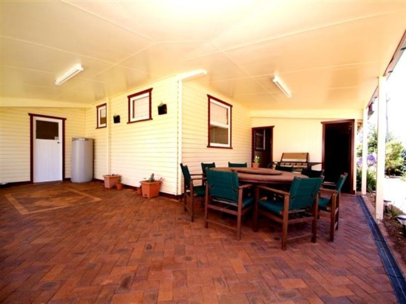 27 Skehan Street, Centenary Heights QLD 4350