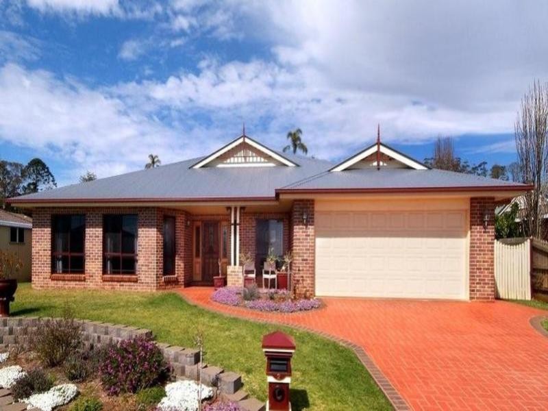 2 Howard Street, Middle Ridge QLD 4350