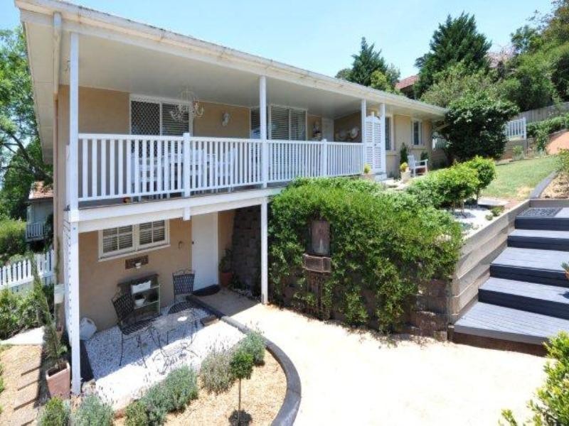 1 Curzon Street, Mount Lofty QLD 4350