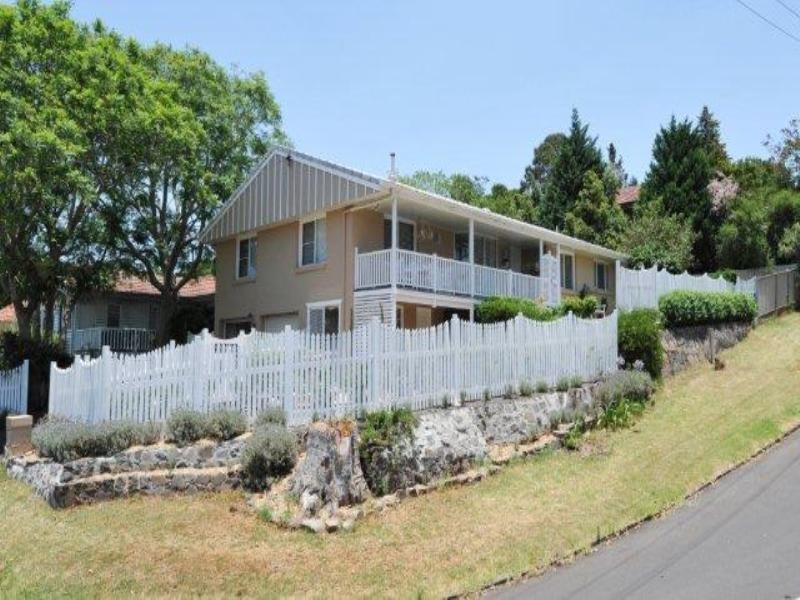 1 Curzon Street, Mount Lofty QLD 4350