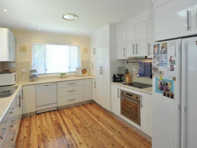 1 Curzon Street, Mount Lofty QLD 4350