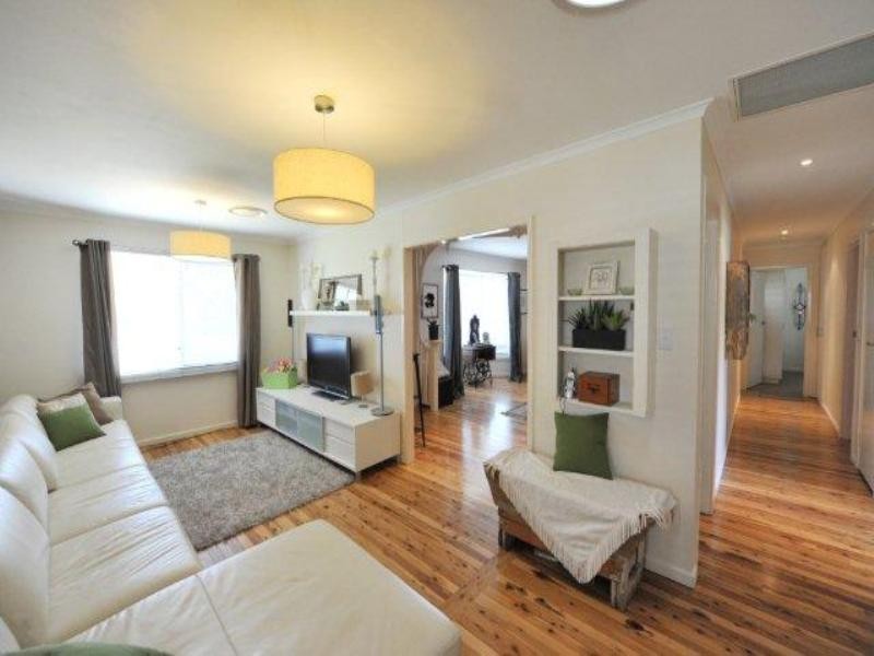 1 Curzon Street, Mount Lofty QLD 4350