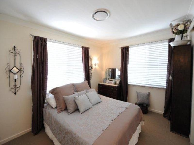 1 Curzon Street, Mount Lofty QLD 4350