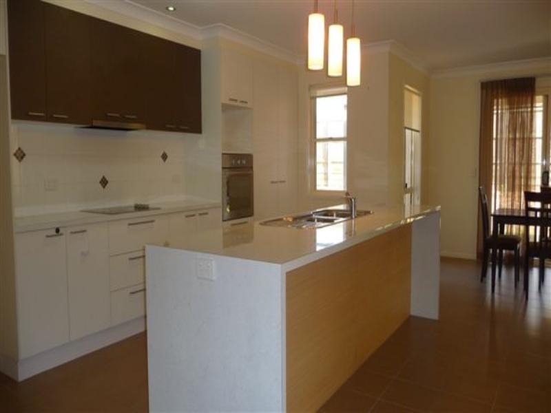 16 Honeyeater Drive, Highfields QLD 4352