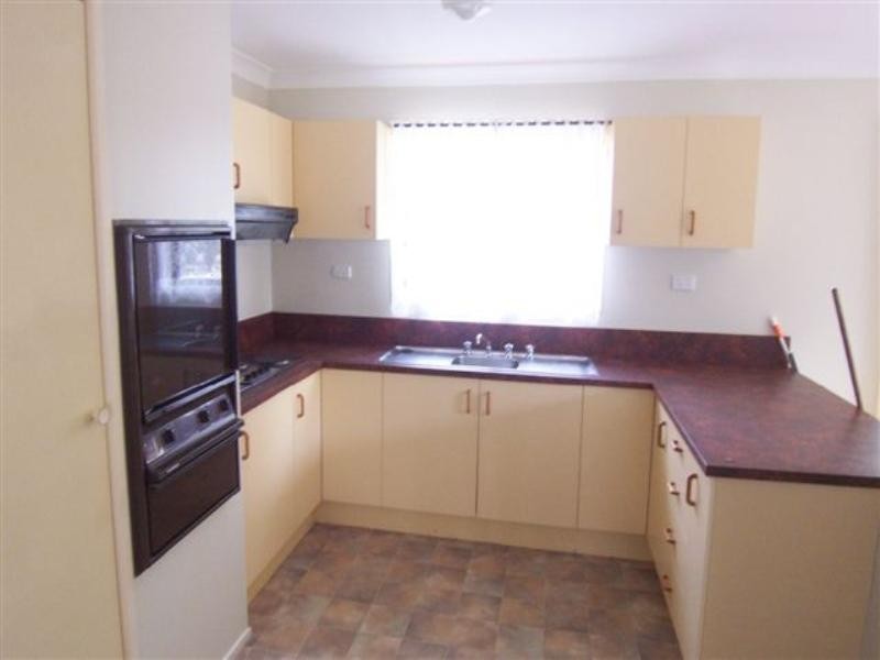 8 Fiona Street, Kingsthorpe QLD 4400