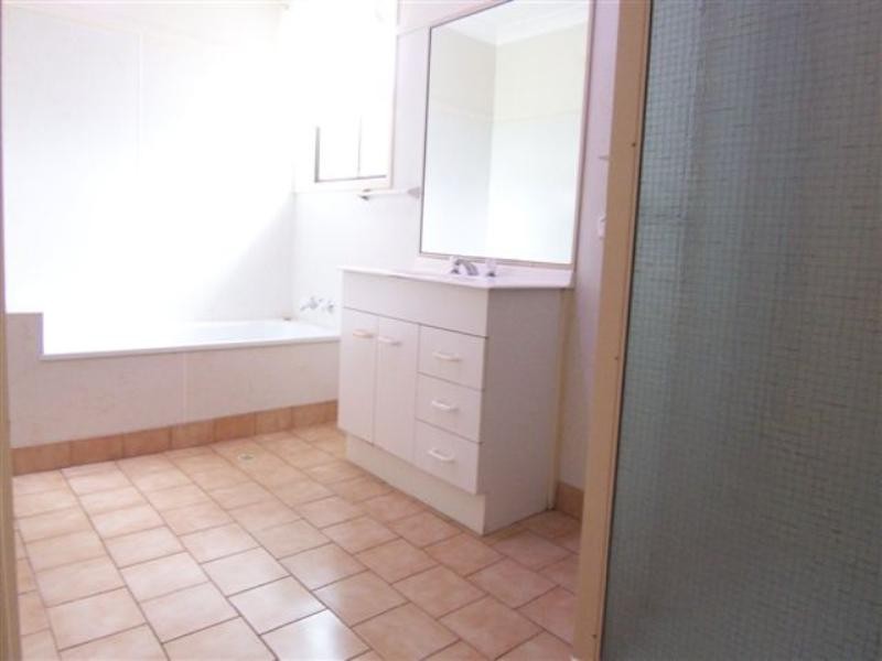 8 Fiona Street, Kingsthorpe QLD 4400