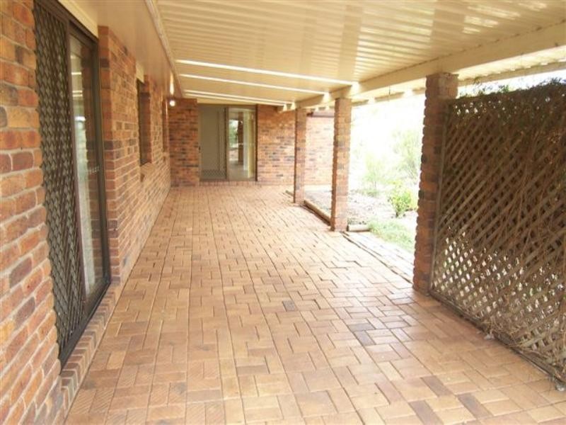 8 Fiona Street, Kingsthorpe QLD 4400