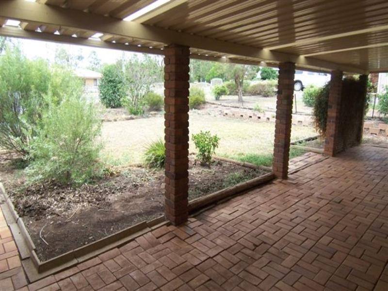 8 Fiona Street, Kingsthorpe QLD 4400