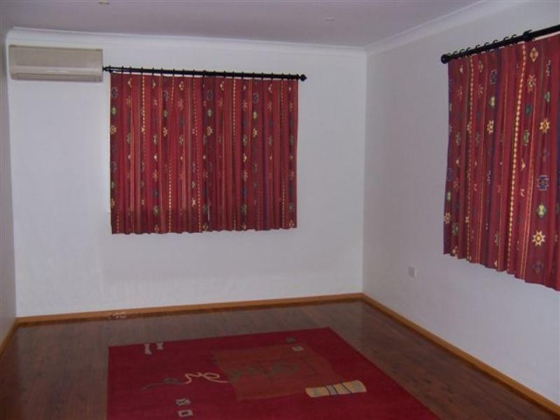 21 Loch Street, Centenary Heights QLD 4350