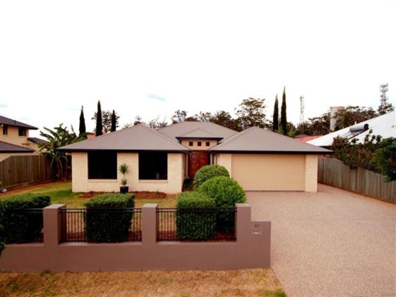 16 Banksdale Drive, Middle Ridge QLD 4350