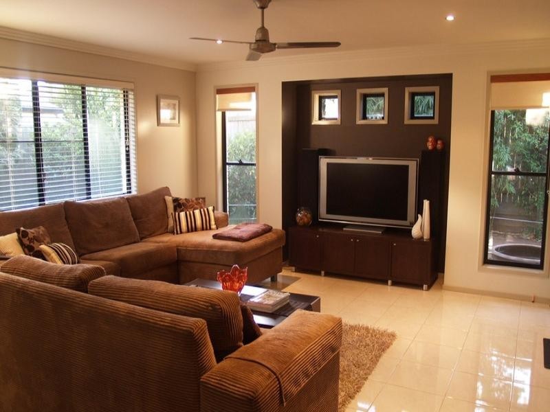 16 Banksdale Drive, Middle Ridge QLD 4350