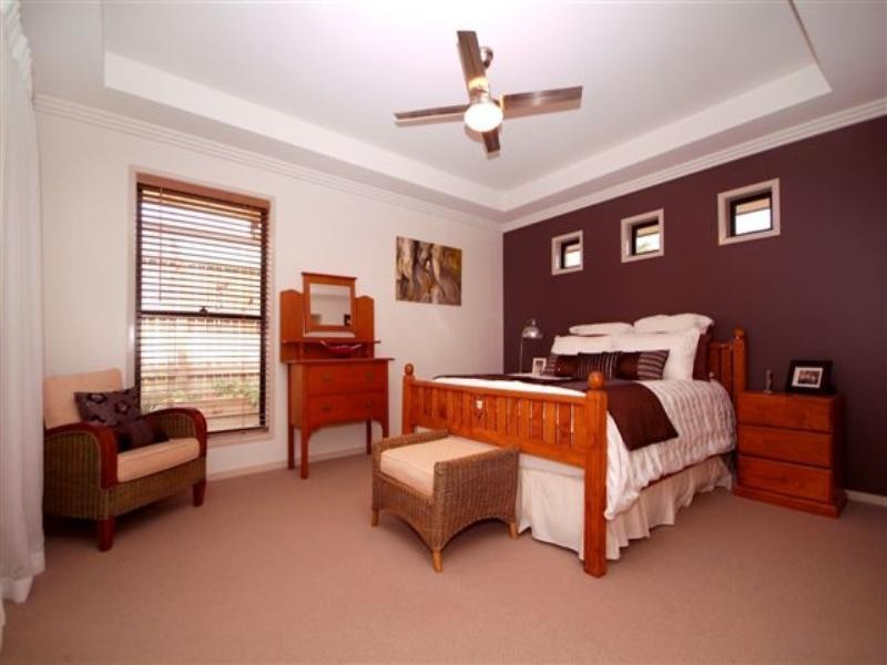 16 Banksdale Drive, Middle Ridge QLD 4350