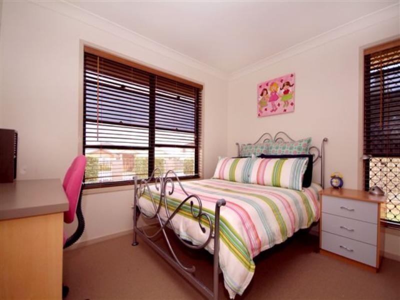 16 Banksdale Drive, Middle Ridge QLD 4350