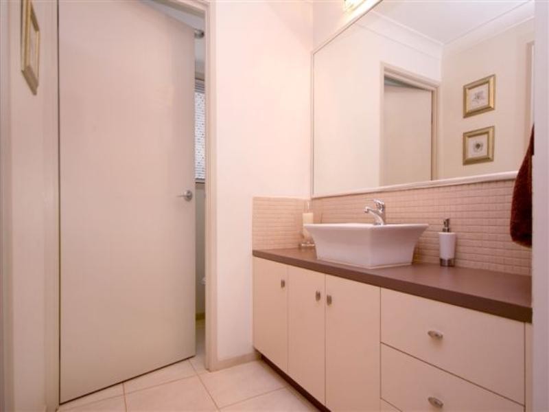 16 Banksdale Drive, Middle Ridge QLD 4350