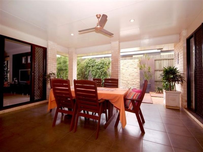 16 Banksdale Drive, Middle Ridge QLD 4350