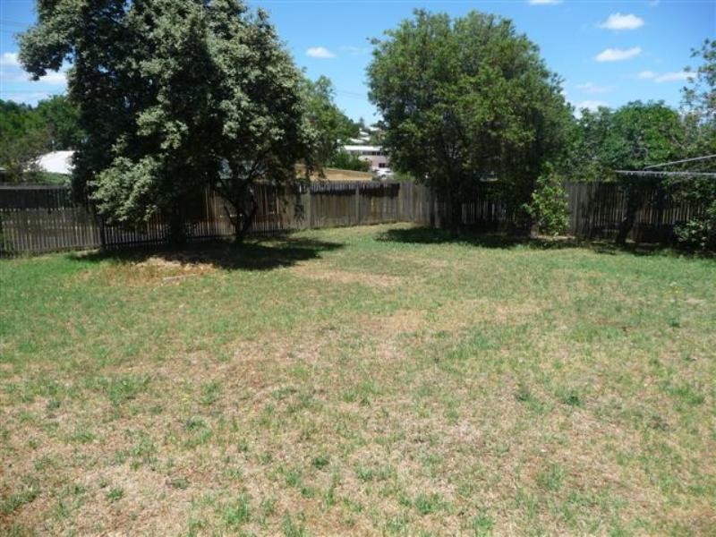 27 Kenilworth Street, North Toowoomba QLD 4350