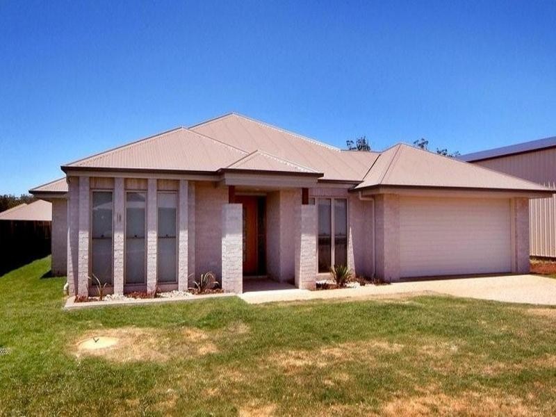 22 Pugh Street, Middle Ridge QLD 4350