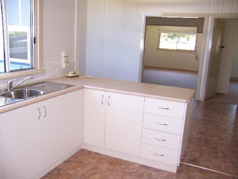 1 Milner Street, Centenary Heights QLD 4350