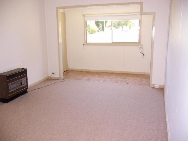 1 Milner Street, Centenary Heights QLD 4350