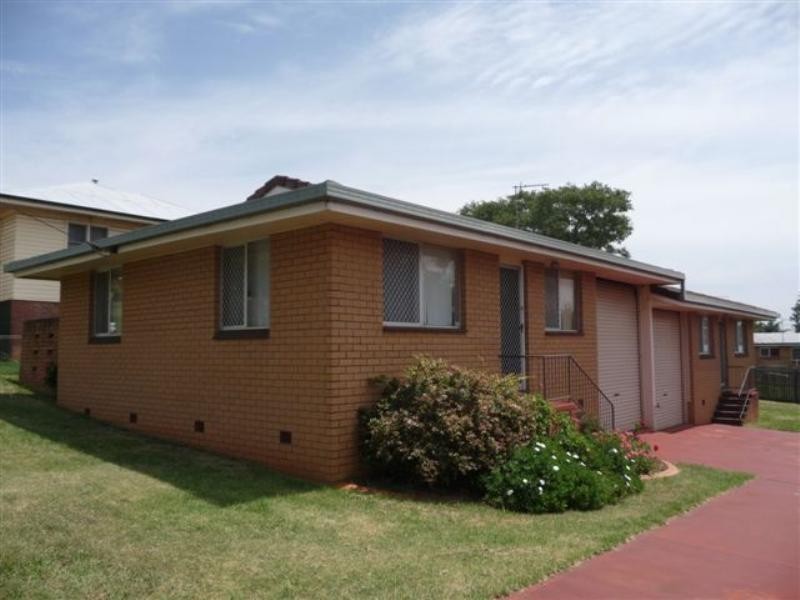 2/191 Bridge Street, North Toowoomba QLD 4350