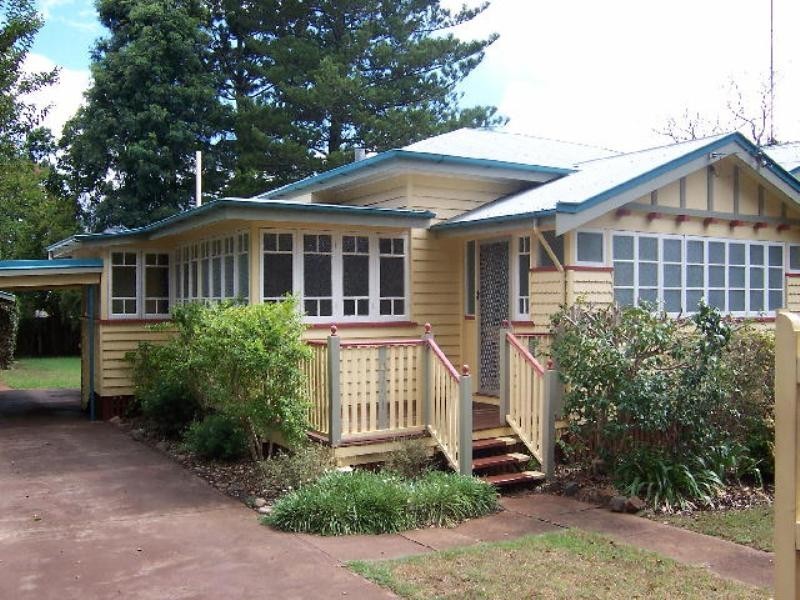 18 Herries Street, East Toowoomba QLD 4350