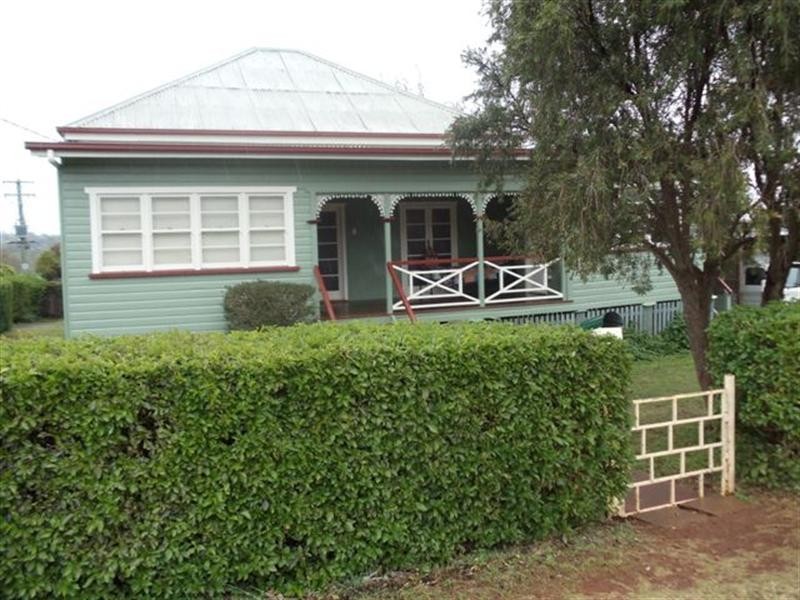 25 Haig Street, South Toowoomba QLD 4350