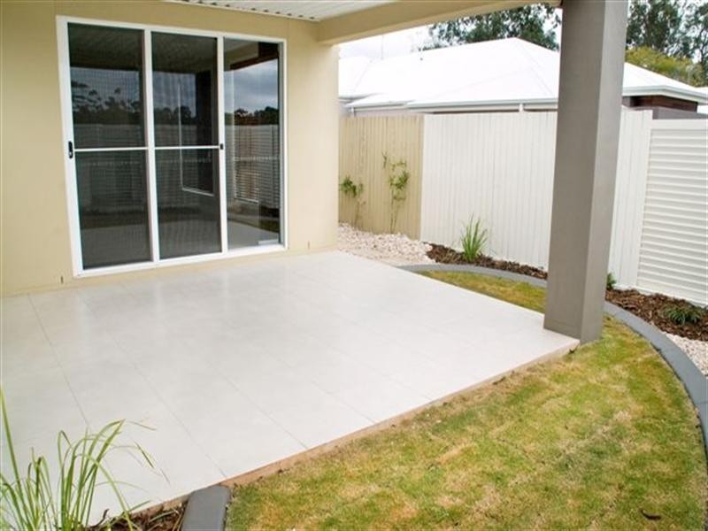 1/245 Mackenzie Street, Centenary Heights QLD 4350