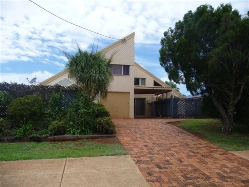 2/74 Platz Street, Darling Heights QLD 4350