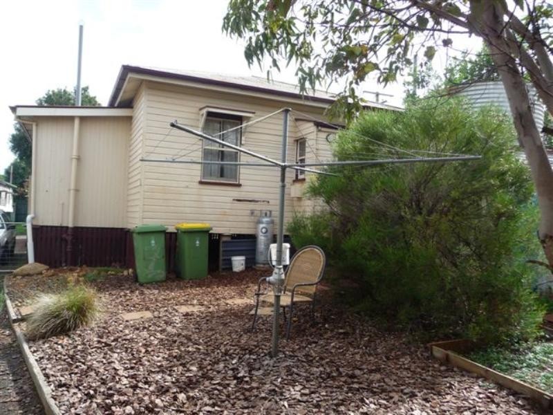 7 Peak Street, Harristown QLD 4350