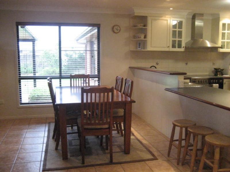 28 Menzies Street, Middle Ridge QLD 4350