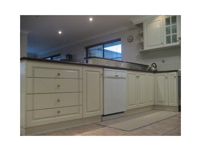 28 Menzies Street, Middle Ridge QLD 4350