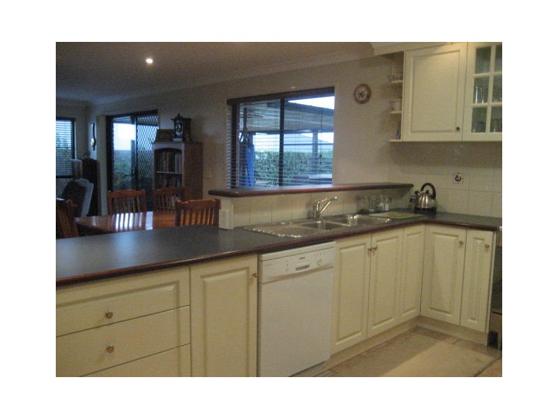 28 Menzies Street, Middle Ridge QLD 4350