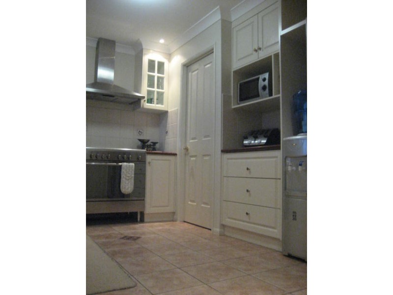 28 Menzies Street, Middle Ridge QLD 4350