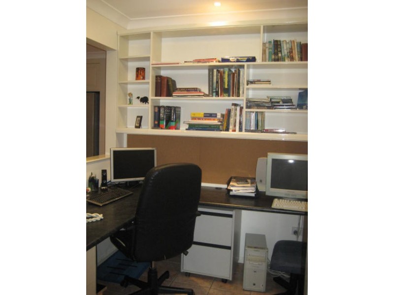 28 Menzies Street, Middle Ridge QLD 4350