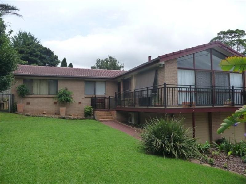 11 Ferguson Street, Mount Lofty QLD 4350