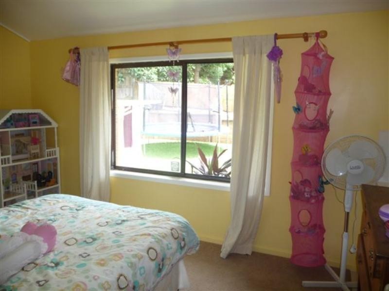 11 Ferguson Street, Mount Lofty QLD 4350