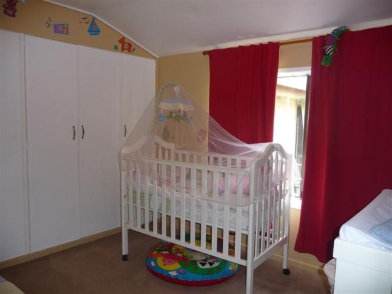 11 Ferguson Street, Mount Lofty QLD 4350