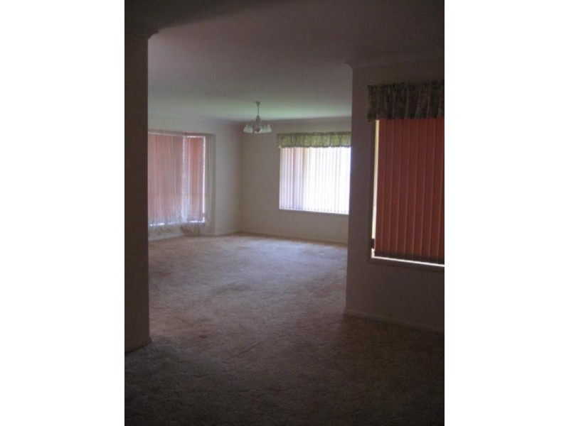 3 Petunia Close, Middle Ridge QLD 4350