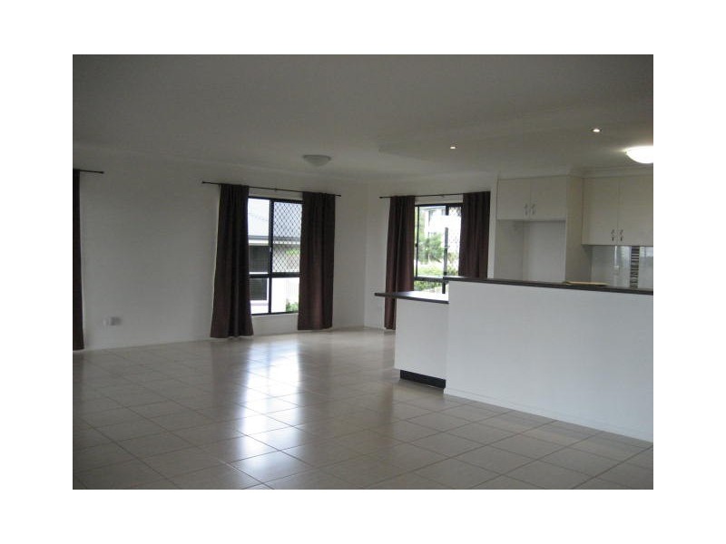 3 Dodson Street, Mount Kynoch QLD 4350