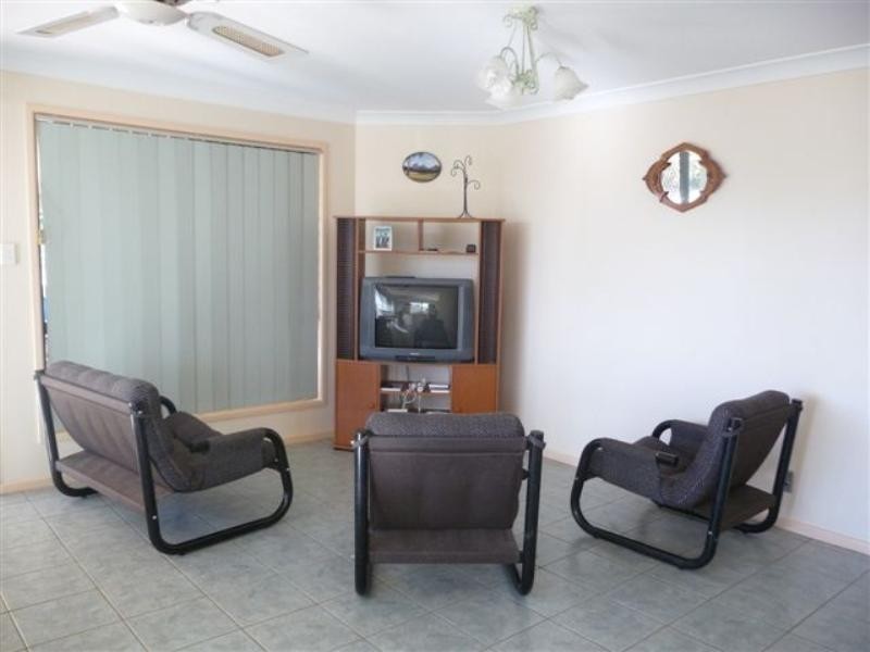 5 Hillview Crescent, Gowrie Junction QLD 4352