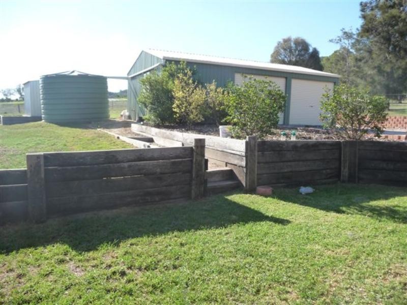 5 Hillview Crescent, Gowrie Junction QLD 4352