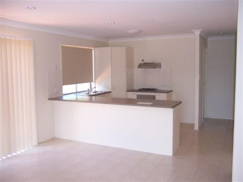 2/57 Kearney Street, Kearneys Spring QLD 4350