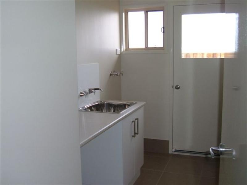 2/11 Highgrove Drive, Highfields QLD 4352