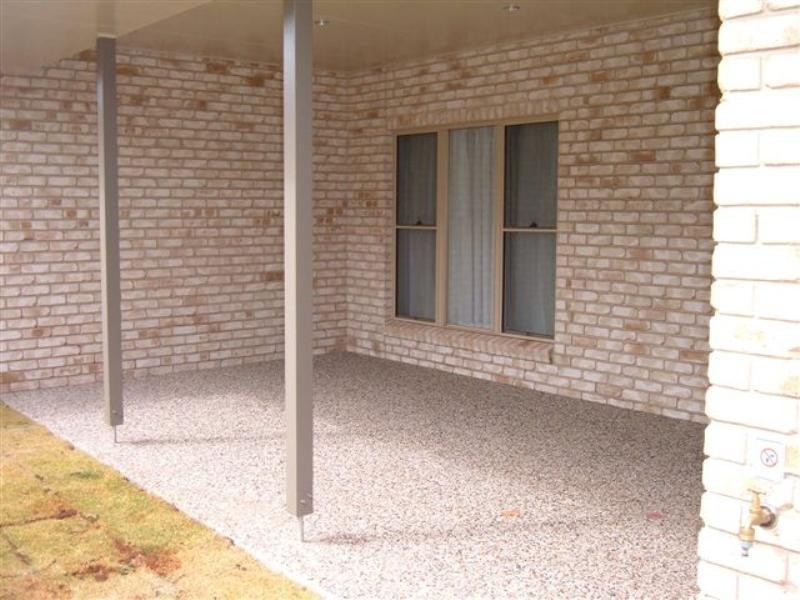 2/11 Highgrove Drive, Highfields QLD 4352