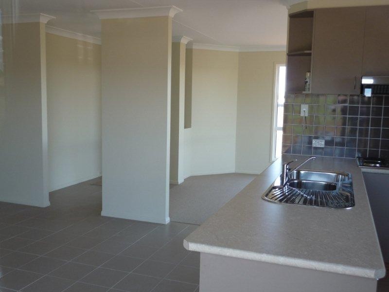 18 Clive Street, Oakey QLD 4401