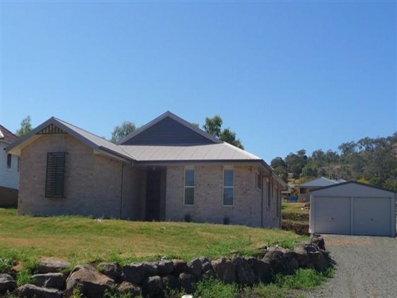 4 Leahy Drive, Kingsthorpe QLD 4400